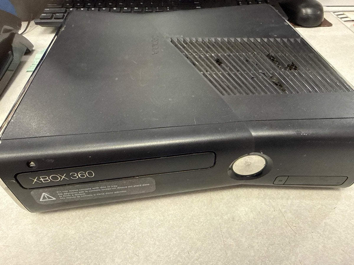 XBOX 360 SLIM SYSTEM 4 GB HD